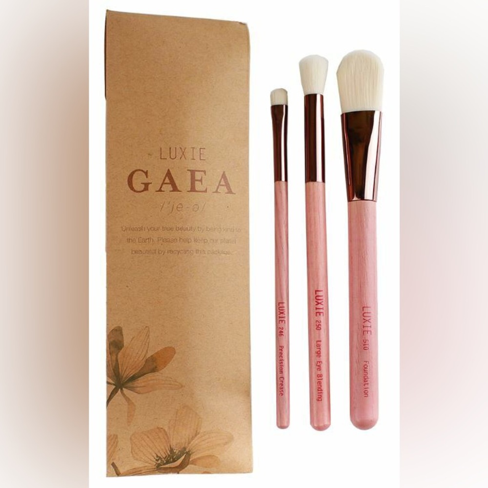 BNIP Luxie Pink Makeup Brush Trio Set
